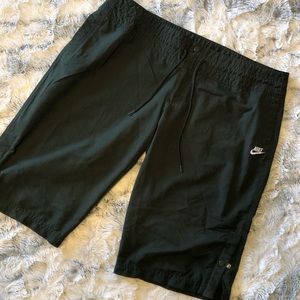 Hard to find Nike plus size capris!